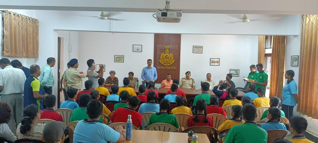 spnorthgoa's tweet image. 🌳Jnyan Vikas School kids and Member Sec, Pilerna Goa Bio-Diversity, planted 30 saplings at Porvorim PS. A great collaboration fostering environmental awareness and community involvement. Together, we create a greener, sustainable future🌱🌍 #CommunityPlanting #SustainableFuture