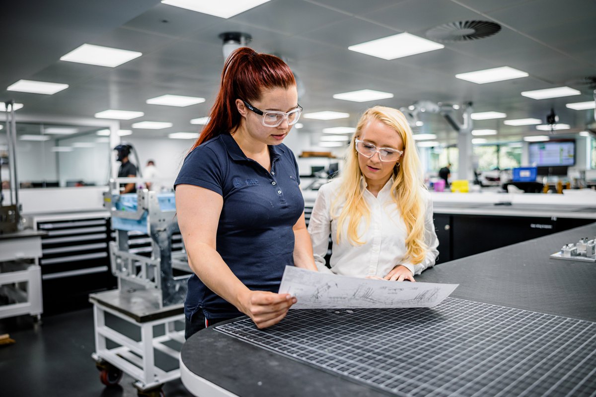 Happy International Women in Engineering Day. 💪 Celebrating all the innovative female engineers in our sport and around the world, working to inspire the next generation. 😊 #INWED23