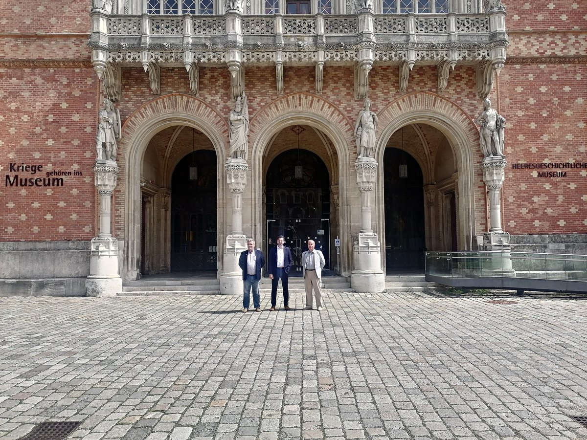 HGM_Wien's tweet photo. Das HGM sieht sich als einen Ort, der Menschen, Kulturen und Perspektiven verbindet. Desto mehr Vergnügen hat es uns bereitet am Mittwich  2 Gäste von "Hellenic Commission on Military History" (HCMH) zu empfangen. Hiermit präsentieren wir Ihnen die  Erinnerungen.
#hgm #hcmh https://t.co/A0ZWfdN6z5