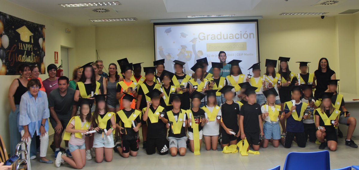🎓Termina una etapa que da comienzo a nuevas oportunidades. 
¡Muchas felicidades al alumnado y profesorado de CEIP Manlia! 
Que la #lectura os acompañe, ella os hará libres. 🫱📚🫲
#Graduación
#CEIPManlia