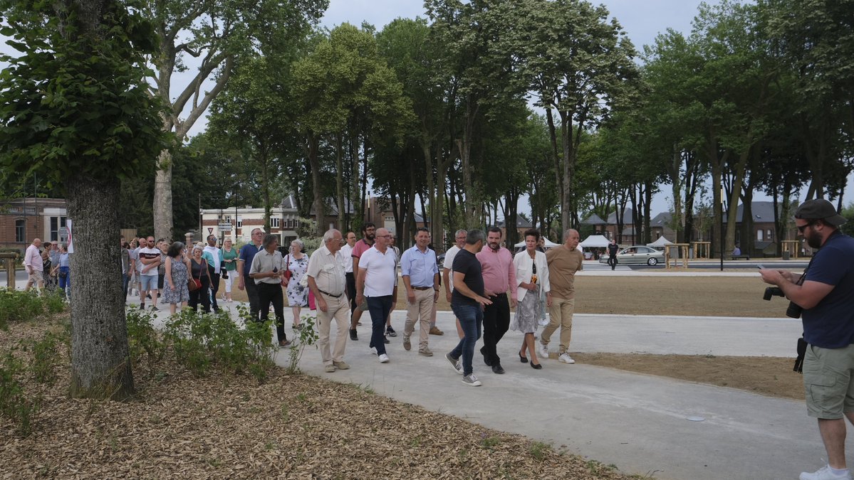 #Collectivités Corinne Simon, sous-préfète d'Avesnes-sur-Helpe, a participé ce 17/06/23 à l'inauguration du parc la Rotonde à #AvesnesSurHelpe dont les travaux ont été financés par l’État à hauteur de 299 383€.