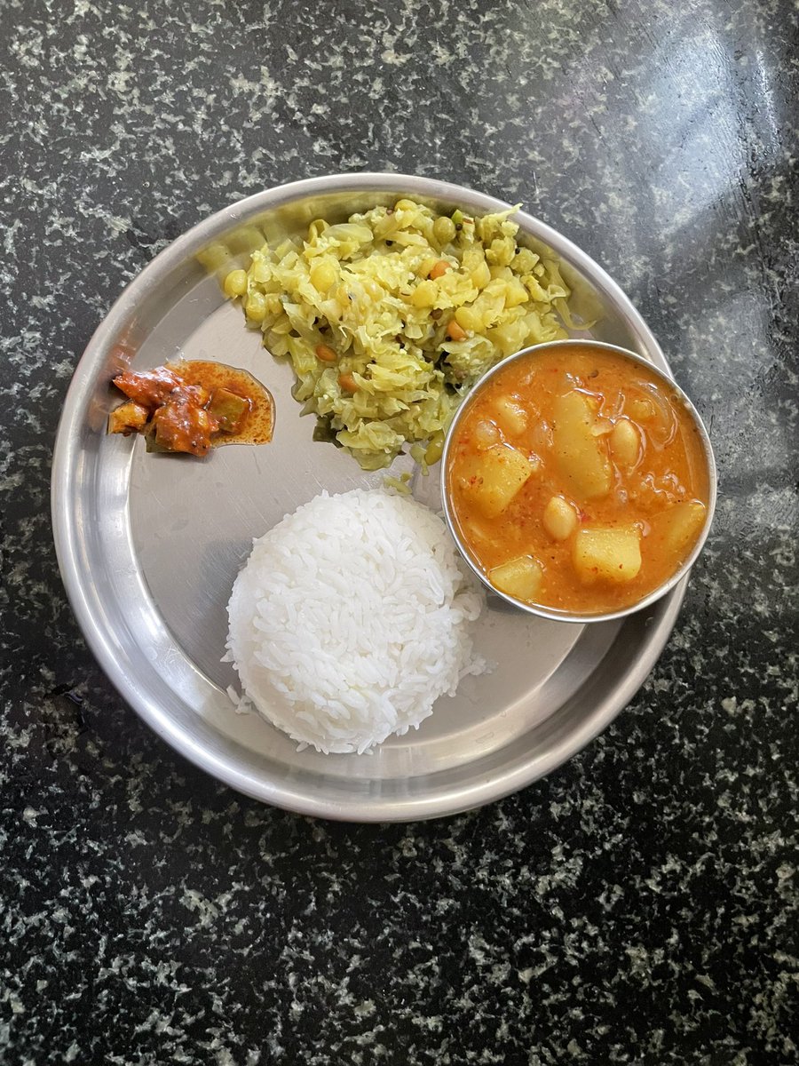 tindipothas's tweet photo. Friday’s Food 🥘 

#LunchTime https://t.co/7KgZRbT67G