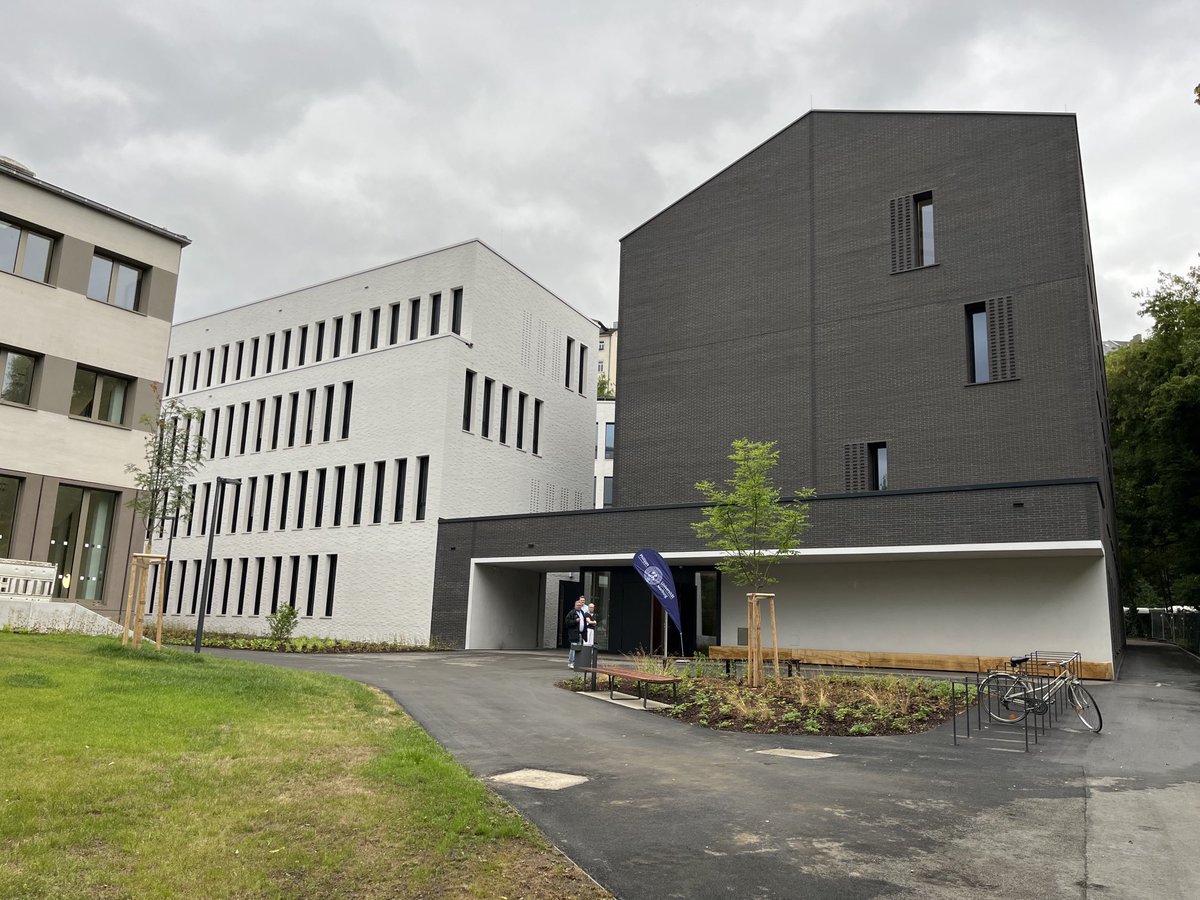 Das Bild dazu: Seminargebäude neben #DDK - Bildarchiv Foto Marburg