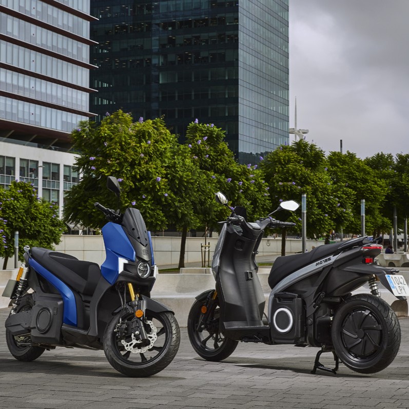 Muoviti in tutta libertà e senza emissioni con il Nuovo #SEATMÓ 125 Performance 100% elettrico. Scegli la tua versione preferita: "Grigio Barcellona" o "Blu Tarifa"? bit.ly/40l49Sp 

#SEAT