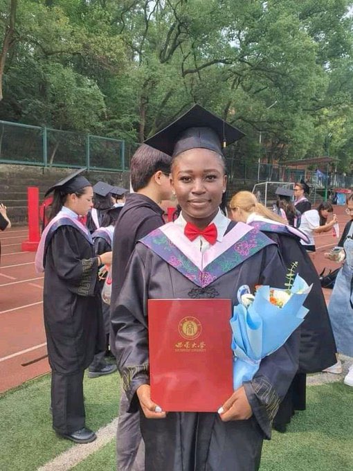 AfiaTvOfficial's tweet photo. Ifeoma Amuche @itzAmalee gara China turu ugo lọta!!

She recently emerged as Best Graduating Student at South West University, China.

Ifeoma Amuche is from Oko in Anambra State. 

Nke a bu nke anyi!!

Congratulations @itzAmalee https://t.co/7KMiLqEOm9