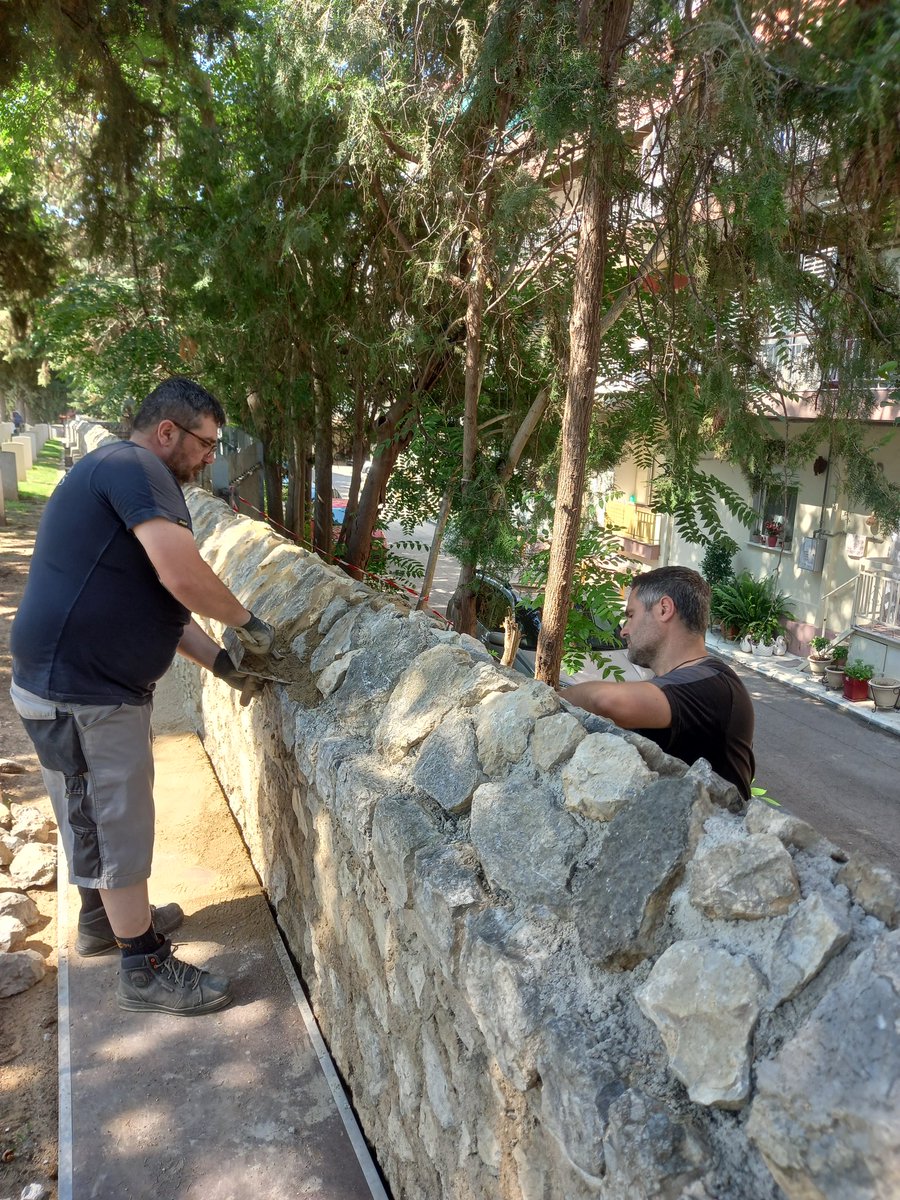 ChantzisNikos's tweet photo. Maintenance the cemetery by Hort team and repointing the wall by Works team in @CWGC Salonika Lembet Road Military Cemetery. https://t.co/Bv0UkzRrCe