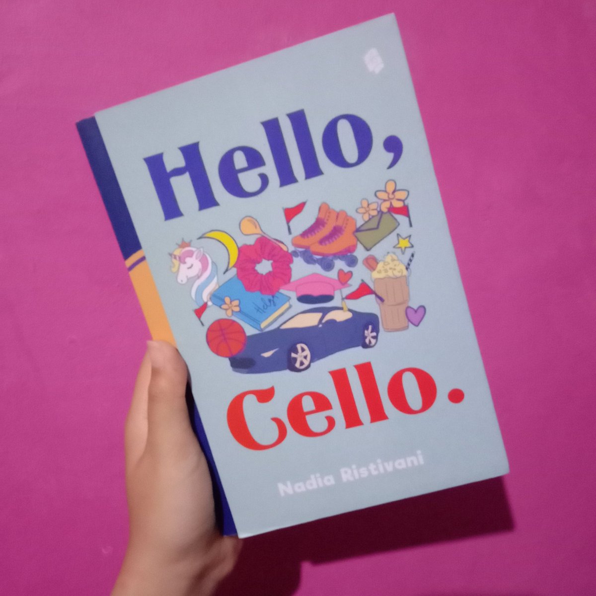 fsclies's tweet photo. #WTs #zonauang️ #preloved 
halo, aku mau jual buku #hellocello  second hand, berikut kondisi nya 
- fisik = 9,5/10
- minus di poster aja yaa
oiya aku dom jakarta timur ya, harga nya 70k belum termasuk ongkir ya thankyou https://t.co/mDP7Nff55h
