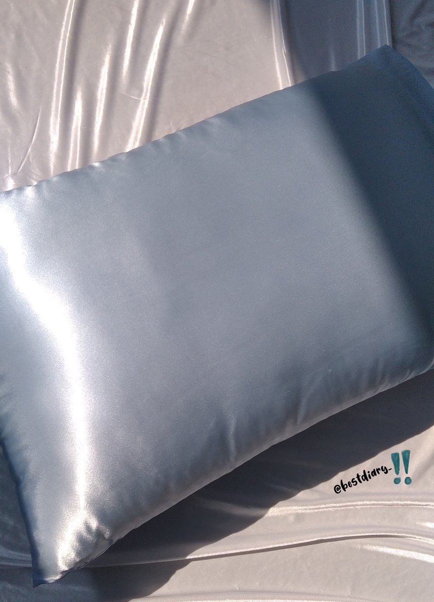 bestdiary_'s tweet photo. Keratcunan Tasya farasya 🥺
Dari upgrade bantal ke sarung bantal bahagia banget

Seneng banget nemuin sarung bantal kecantikan super exclusive claimnya anti rambut rontok, mengurangi jerawat, anti aging-minim gesekan wajah &amp; anti bakteri. Super ademm. Sini aku spill detail nya https://t.co/ShLdanPq7R
