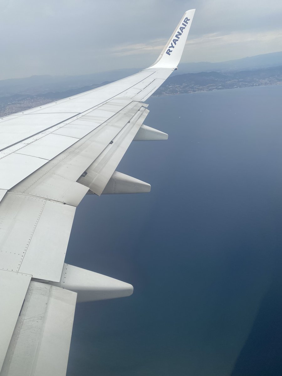 ajtaylor1987's tweet photo. Barcelona for CineEurope. Only managed to take photographs of aircraft and water… https://t.co/YOv00FsvWH