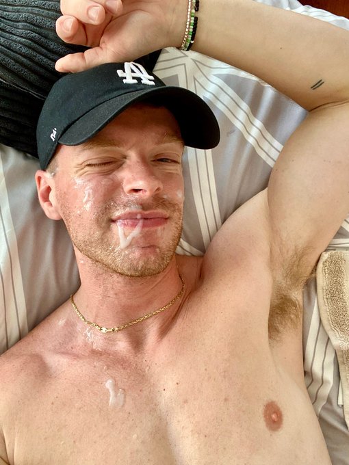 Happy Pride weekend from me (and @thisisthealtme’s load) ?️‍??️‍⚧️ https://t.co/TSLuFj3KJZ