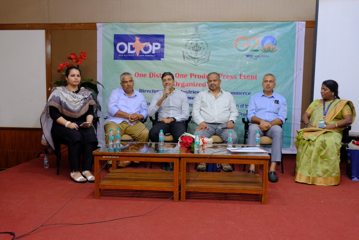 A panel discussion was held at #ODOPSampark, featuring Dr. Mathala Gupta, Principal Scientist, ICAR-Old Goa, Shri Deepak Parab, Project Scientist, Goa State Council of Science & Technology, Mr. Hansel Vaz, manufacturer of cashew feni and Mr. Vinod Barve, a cashew farmer.