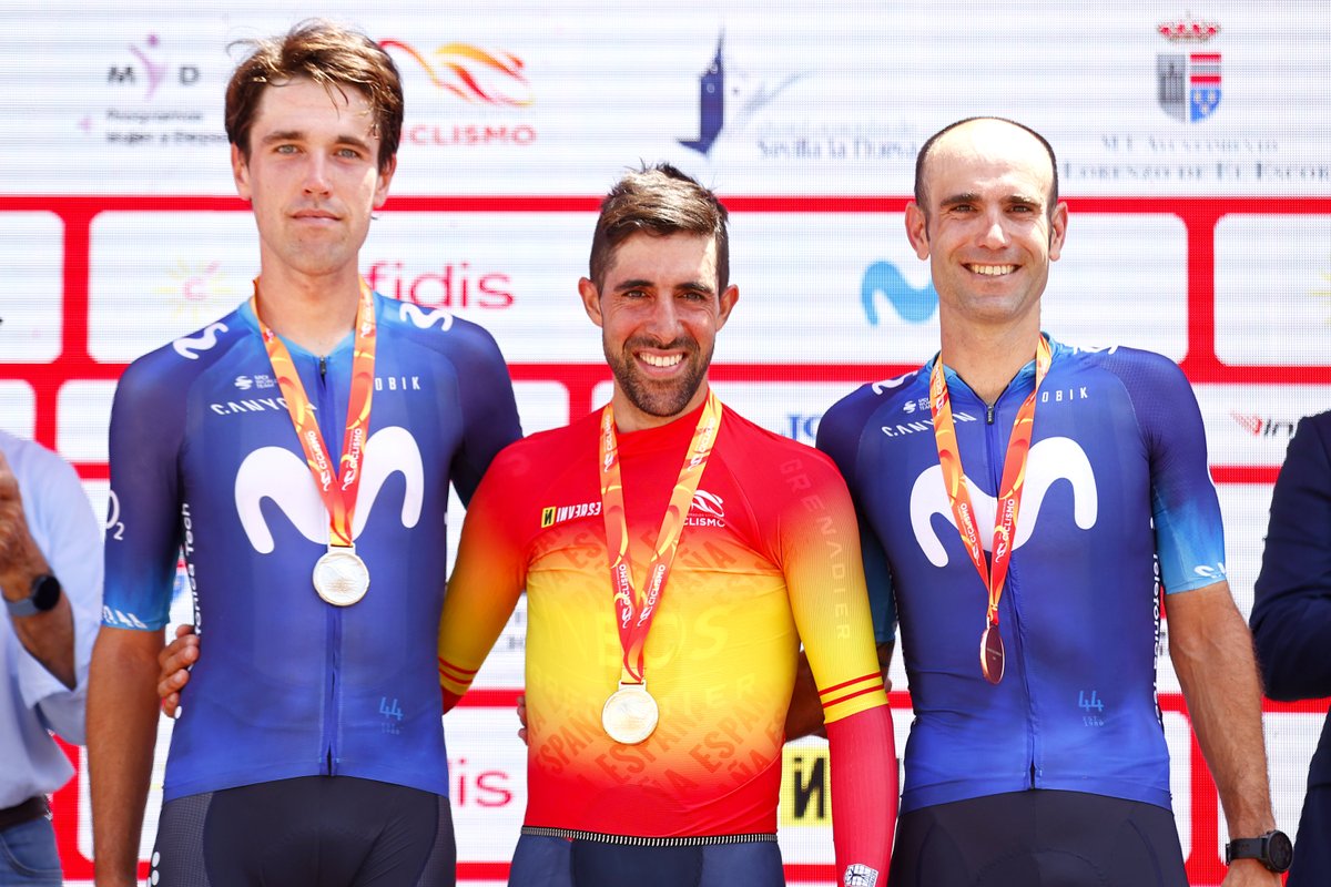 Movistar_Team's tweet photo. 🥈🥉🇪🇸⏱ Si hay que ceder el Nacional CRI #CEMadrid23 por solo 3"... que sea ante alguien que dio gloria al equipo como 'Castro'. Enhorabuena, @jcastroviejo @INEOSGrenadiers

¡Gracias por el gran esfuerzo, @LazkanoOier (plata) y @LluisMasBonet (bronce, a 5")!

📸 @PhotoGomezSport https://t.co/YQj98OuQ82
