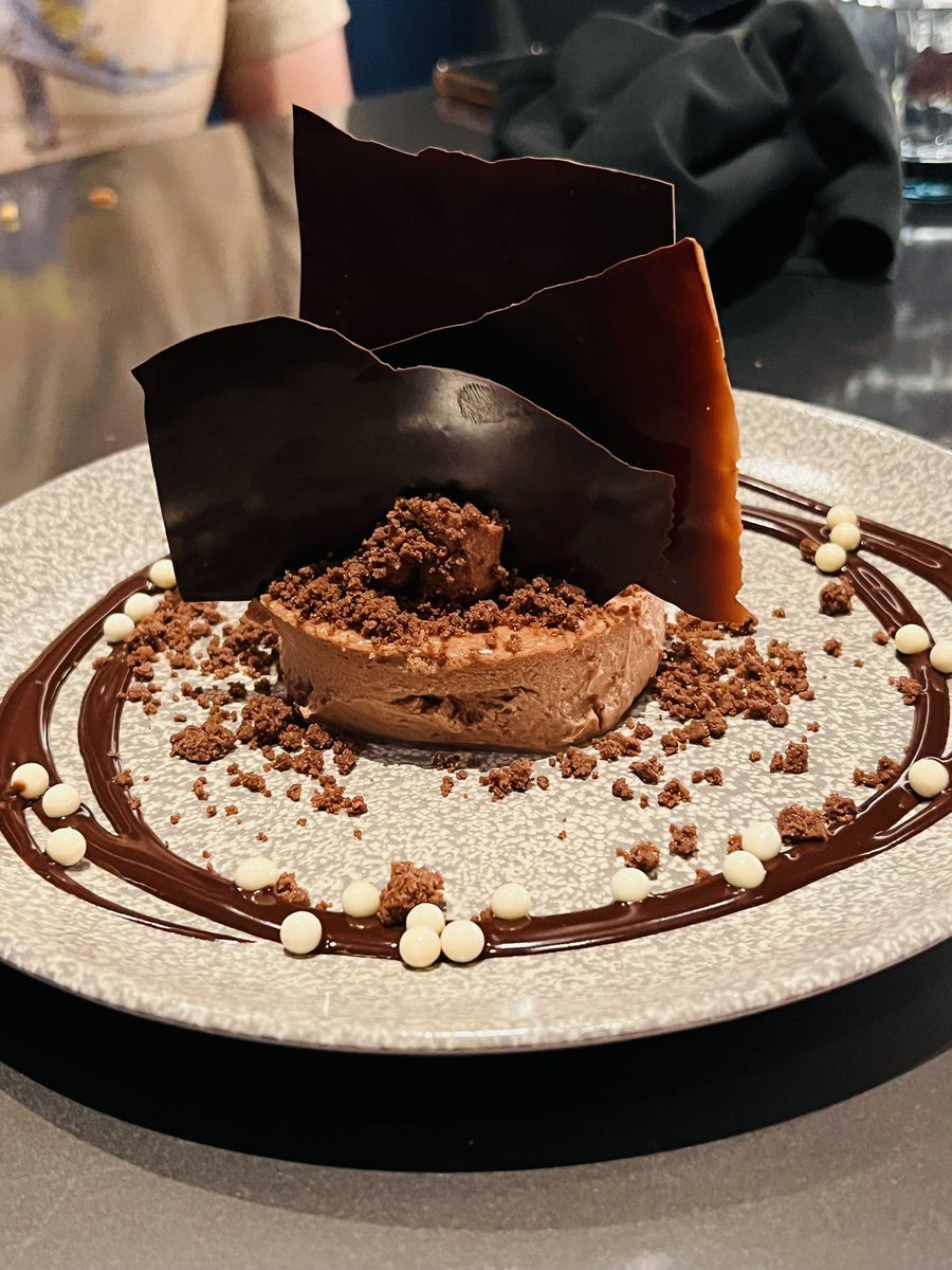 FanAttractions's tweet photo. Space 220 Restaurant @WaltDisneyWorld #epcot is out of this world! 🚀🛰️☄️🪐🌎 #disneydining #disneyrestaurant #disneyfoodie #waltdisneyworld 💫 #disneyworld #disneylife #disneyphotography #disneyparks #disney #wdw #disneyfan #disneyaddict #disney100 #DisneyMagicMoments https://t.co/snYEX7VOSW