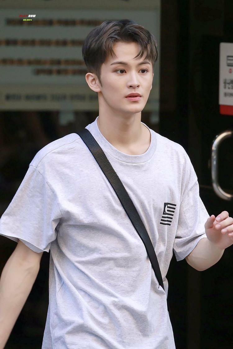 🤎                                                           🤍