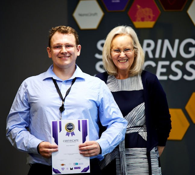 DrLiamJohnson's tweet photo. Beyond pleased to have won the Innovation Enabling Award of £10,000 towards starting our business MouseAble, which uses advanced #materials and #bioelectronics to improve the wellbeing of lab animals. Big thanks to @EntrepMCR  for supporting the award and the amazing training! https://t.co/VQTTdfrskg
