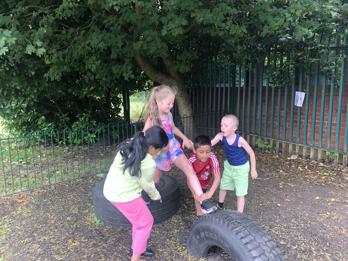 Last year three forest school session - great teamwork activities! ⁦<a href="/StPetersYr3/">St Peter’s Year 3</a>⁩