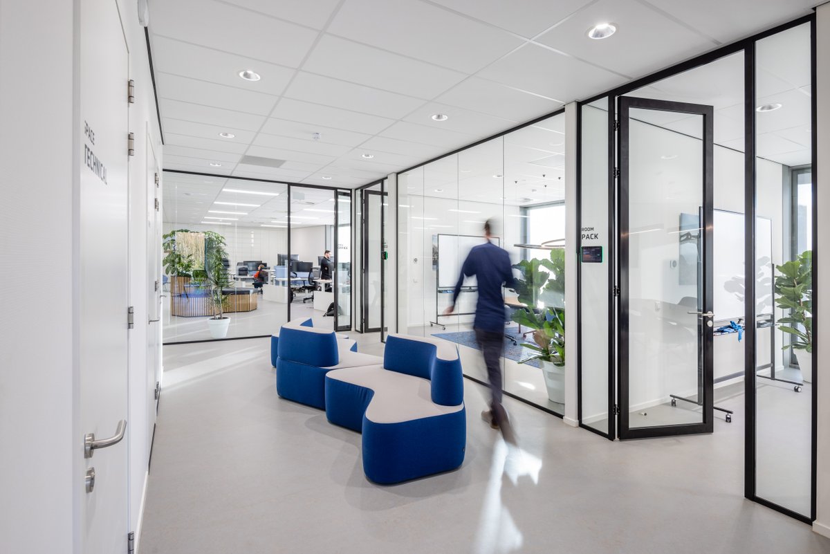 LXarchitecten's tweet image. Voor batterijbouwer ELEO realiseerden we naast het gebouw ook het interieur-ontwerp! LXarchitecten.nl
.
#ELEO #Yanmar #automotivecampus #GemeenteHelmond #BouwbedrijfVandeVen #Heesmans #VanStratum #Havic #Mosa #Forbo #BasePhotography #interior #interiordesign #Komma