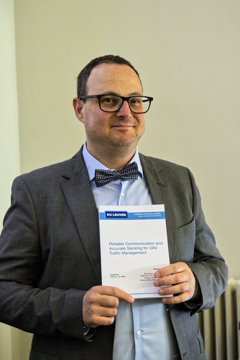 NetworkedSystem's tweet image. We&apos;re proud to announce a new Doctor in our group, Dr. Franco Minucci, who successfully defended his PhD dissertation titled &quot;Reliable Communications and Accurate Sensing for UAV Traffic Management&quot;. Congratulazioni! 

#phd #phddefense #uav #communications #kuleuven #wavecore