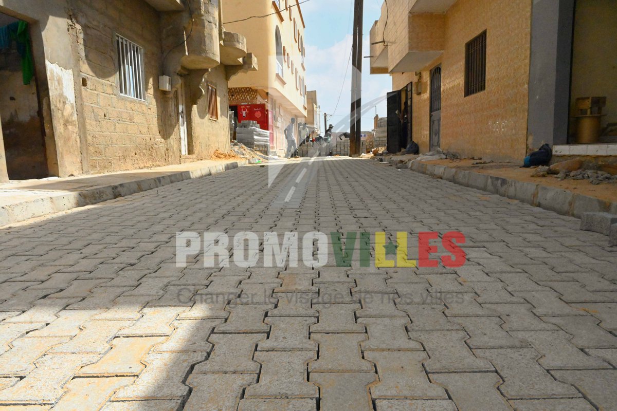 Promovilles_SN's tweet photo. PROMOVILLES à TIVAOUANE PEULH : Les travaux de voirie d'un linéaire de 2,360 km dans la commune de Tivaouane Peulh avancent à grand pas. Les travaux de pavage déjà démarrés commencent à embellir les quartiers et améliorent la mobilité.
#kebetu
#PROMOVILLES
#mdcsnest https://t.co/pVCaR6a75L