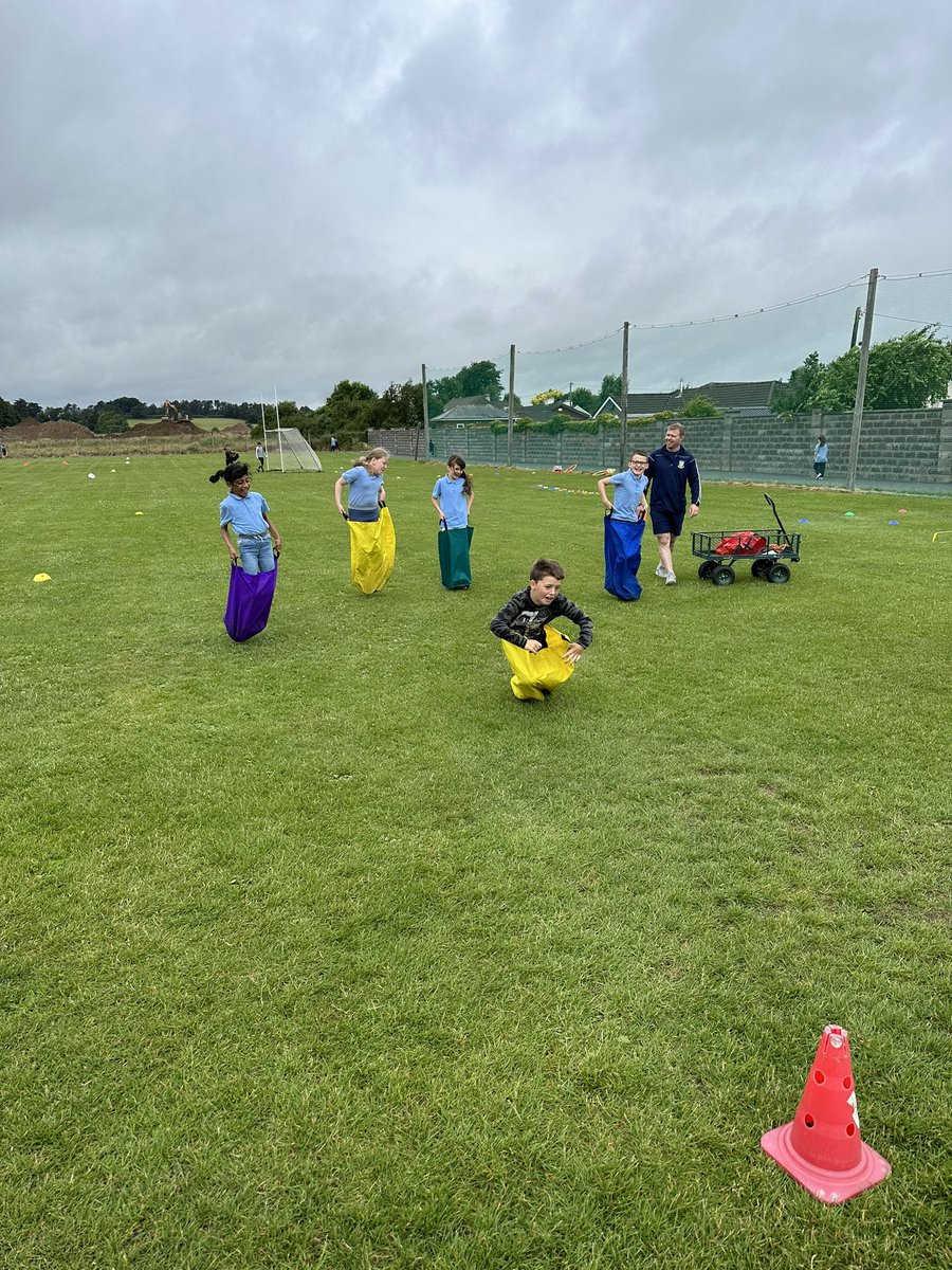 Hazel Ryan tweet media