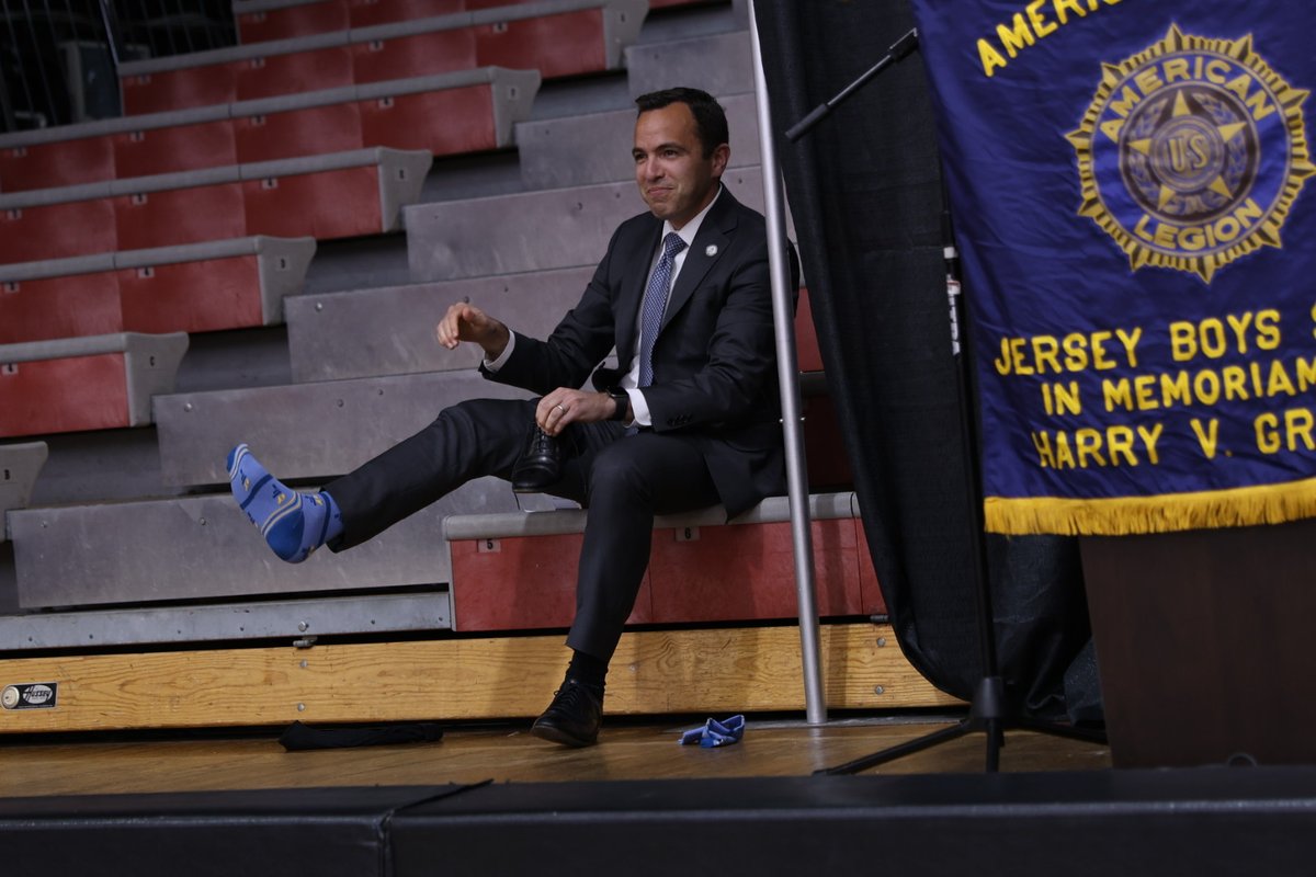 NewJerseyOAG's tweet photo. As a former delegate, I was truly inspired by over 600 of NJ's best and brightest from @ALJBS. Public service is a calling and it was a privilege to speak with our future leaders at Boys State on how they can improve lives in their communities, the state, and across the country. https://t.co/BMDSUOQTRN
