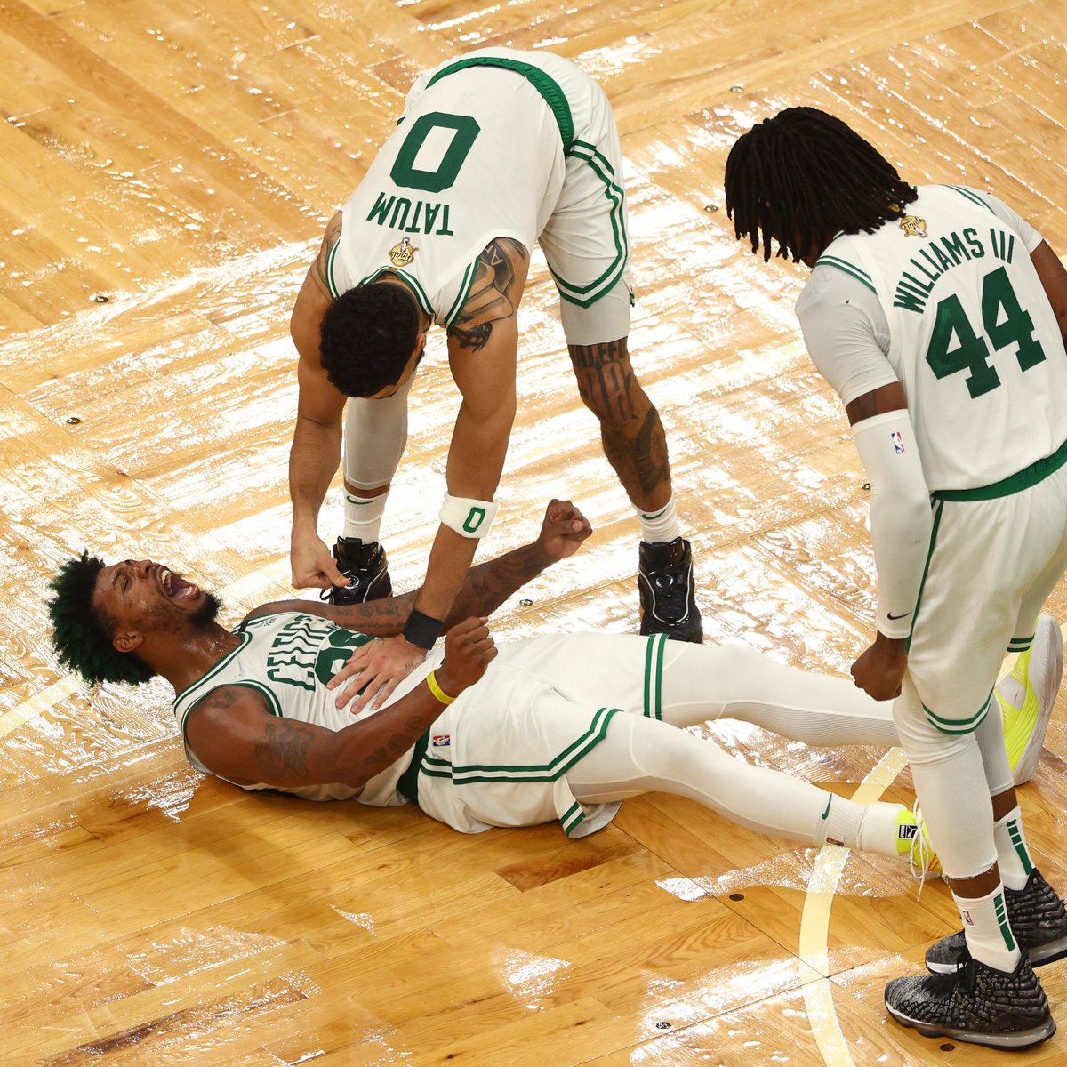 celtics's tweet photo. Marcus doing Marcus things https://t.co/sAuQHM4k6y