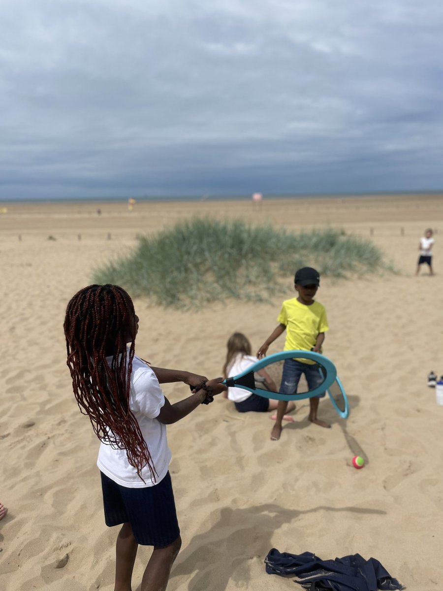 A gorgeous day at the beach🌞⛱️🐚 <a href="/MrsRiley99/">Croxteth Primary Year 1/2R</a> <a href="/CroxtethC/">CroxtethCPS</a> <a href="/RainbowEduMAT/">Rainbow Education MAT</a>