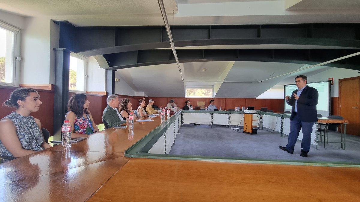 🌊Hoy hemos disfrutado de una interesantísima ponencia sobre los #arrecifesartificiales de <a href="/unican/">Universidad de Cantabria</a> sumergidos en la #Bahia para regenerar ecosistemas degradados

Un #proyecto #3DPare en el que participa la #APS

<a href="/IHCantabria/">IHCantabria</a> #AtlanticArea #Interreg <a href="/ManriqueValdor/">Christian Manrique</a> #sostenibilidad