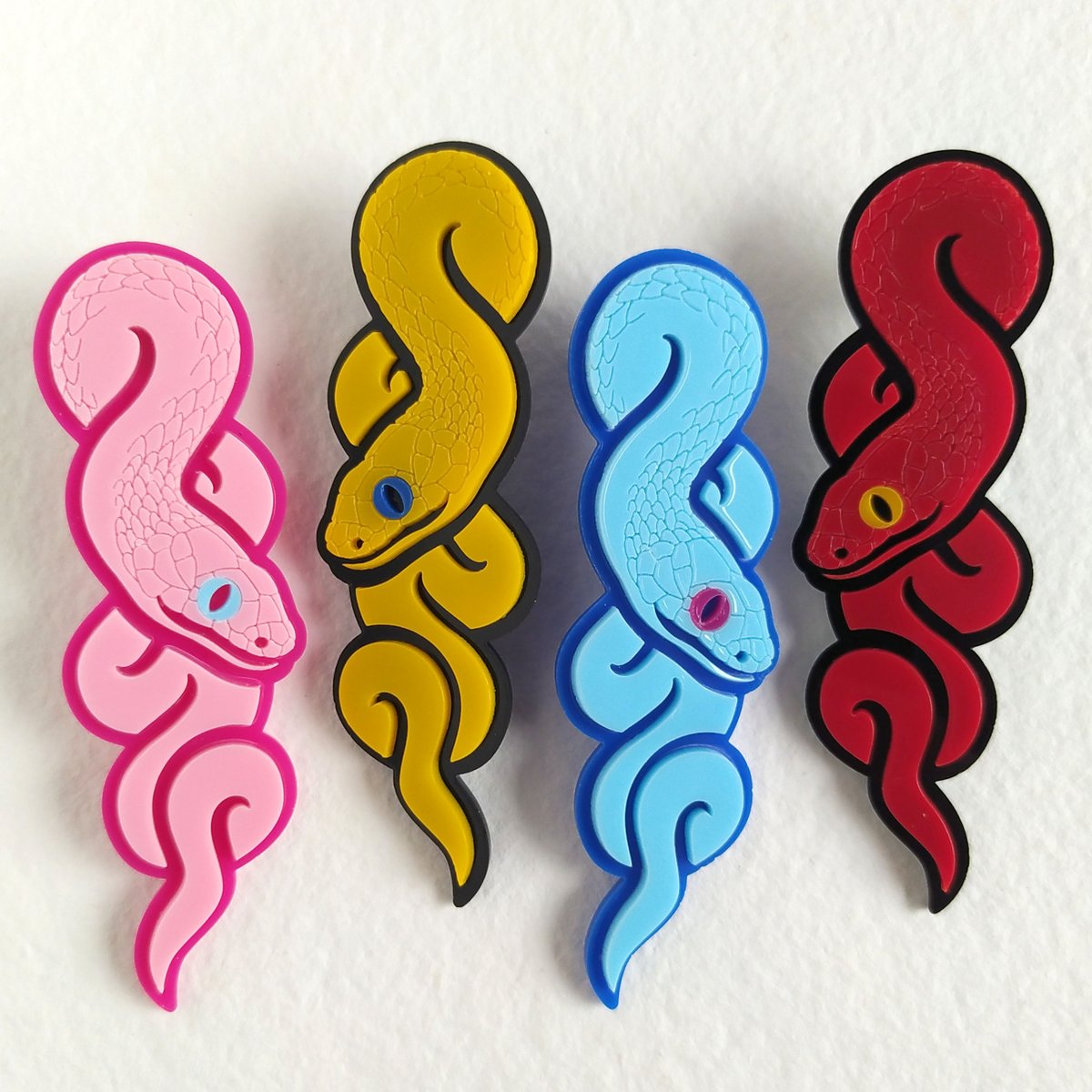 All my snake acrylic earrings colors options for this model.
Ask if you want one!