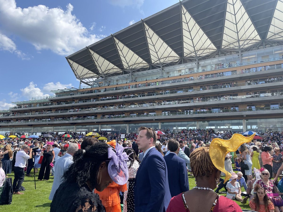 We extend our gratitude to the guests who joined Commercial Business Development Manager Anna Ward at Royal Ascot yesterday. The ambiance was truly remarkable, accompanied by delightful sunshine and fabulous company.