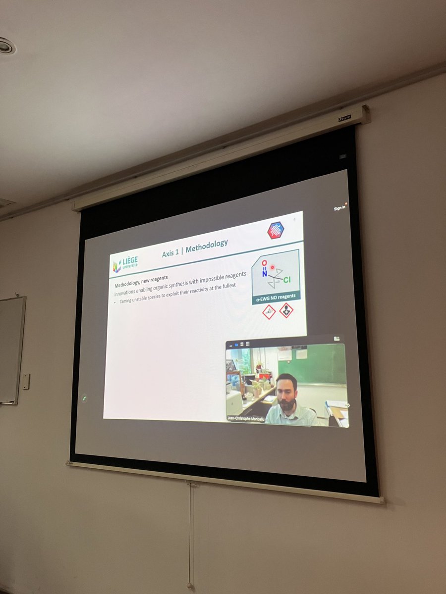 FlowChemAr's tweet image. Full attention watching @JMonbaliu from #CiTOS showing all their continuous flow chemistry 🤓