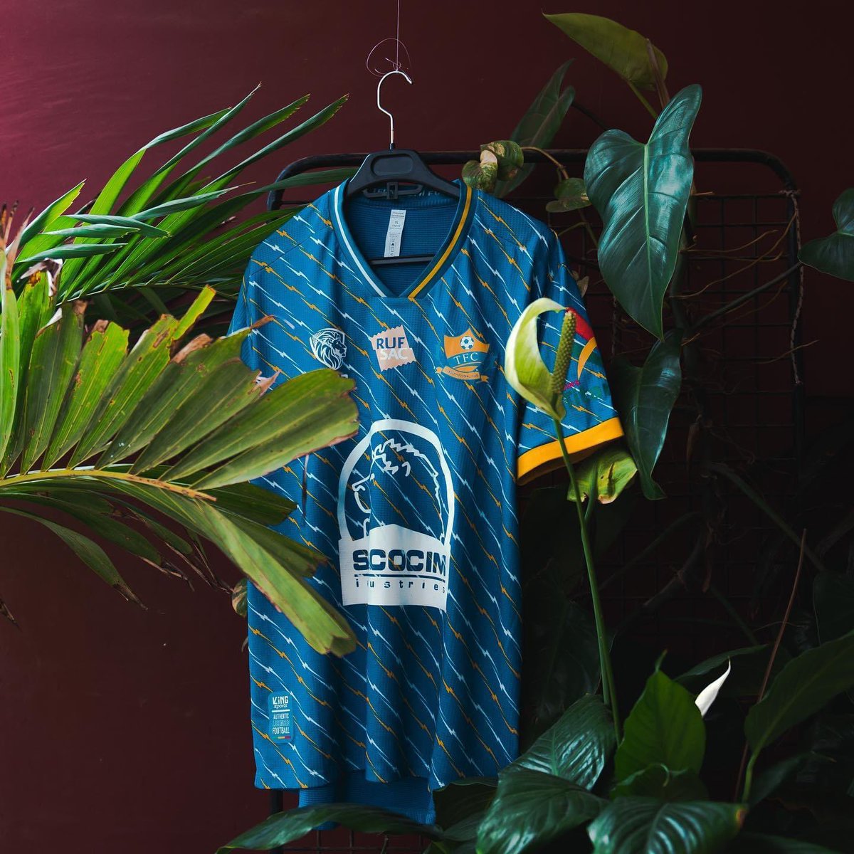 EyelitStudio's tweet image. Compilation de maillots de clubs du football local  😍
@ASCJaraafSn @aspikinefoot @TeunguethFc @DakarSacreCoeur @CasaSportsSC @us_ouakam 
En attendant d’avoir les autres maillots.

#football #maillot #footlocal #senegalfootball #galsenfoot #eyelitstudio