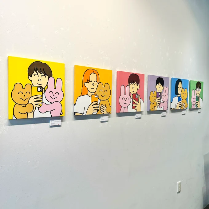 3日目ありがとうございました。明日は在廊してますので会いに来てくださいね。通販も始まりました。大きめの絵はまだあります。グッズ今回多めなのでみてね! 