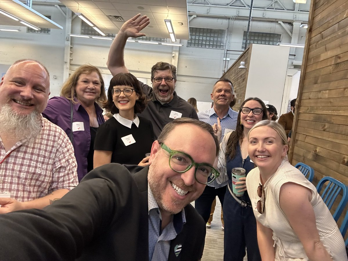 Getting ready to kick off #smbmsp! Excited for our conversation about generative AI! 🤖