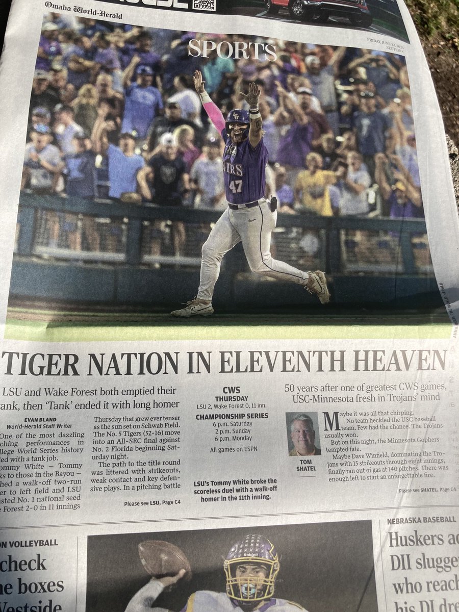 LSU fans might wanna get this paper. Perfect ⁦<a href="/annaereed/">Anna Reed</a>⁩ photo!