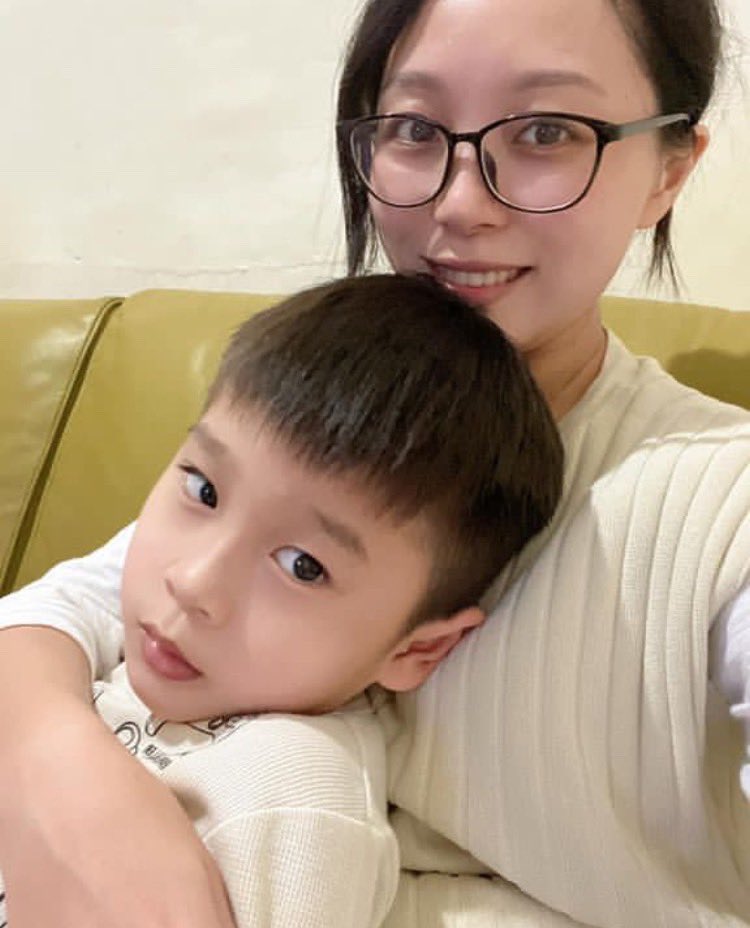 忙碌了一天解開束縛放鬆一下，兒子今天不用補
習，不知道要不要進來幫我刷背
#人妻日常 #美尻 #中出 
#地方媽媽 #夫妻情侶 #單男 

喜歡我請給❤️追推/跟隨鼓勵我一下喔