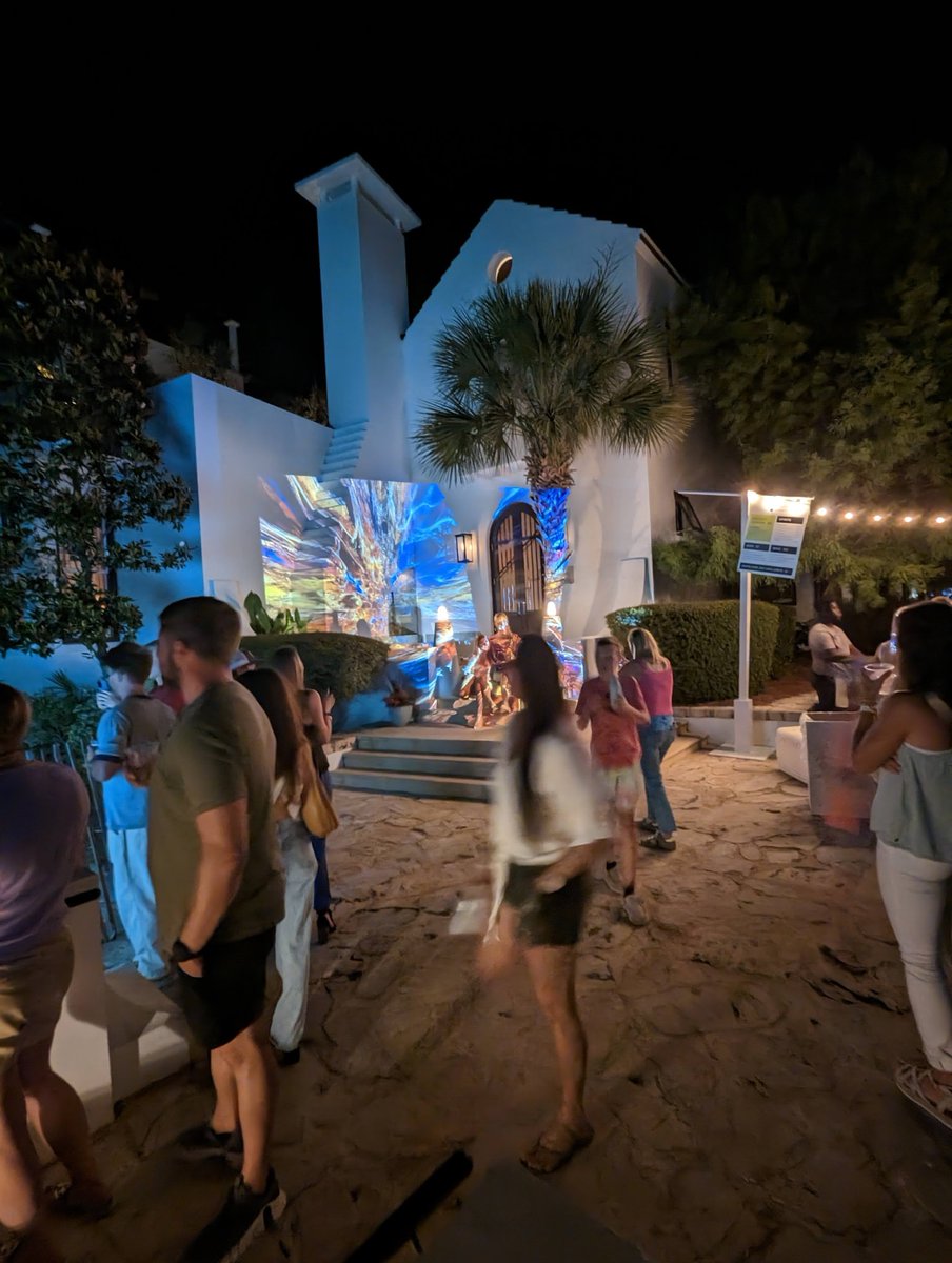 🎨3 hours!💫Faradaic Fold auction on Paintswap (see original tweet for link)!  Here is the piece live @DGAlysBeach Digital Graffiti 2023 last month! Wild to see people having fun &amp; taking photos with it as a backdrop! Thanks for checking it out!