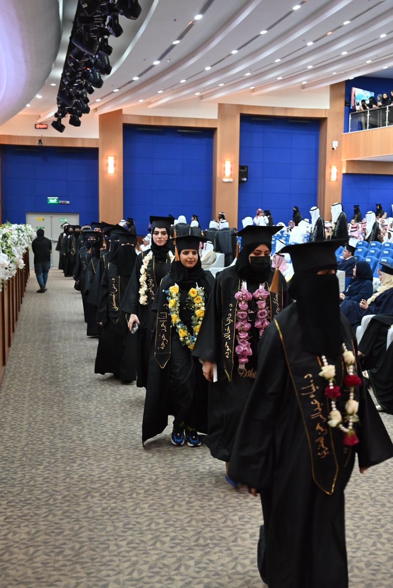 alrayancolleges's tweet photo. ما أجمل الإنجاز .. 
وما أجمل  بلوغ النهايات و على عتبات النهايات السعيدة  يوم الخميس 22/06/2023 
 تخرج ١١٩ طالباً و طالبة من  كلية الطب و الجراحة  ،. نبارك التخرج  لطُلابنا ونسأل المولى أن تكون إنطلاقة موفقة لمسيرتهم التعليمية 🎓

#كليات_الريان_الاهلية https://t.co/7T4Ht1q1rE