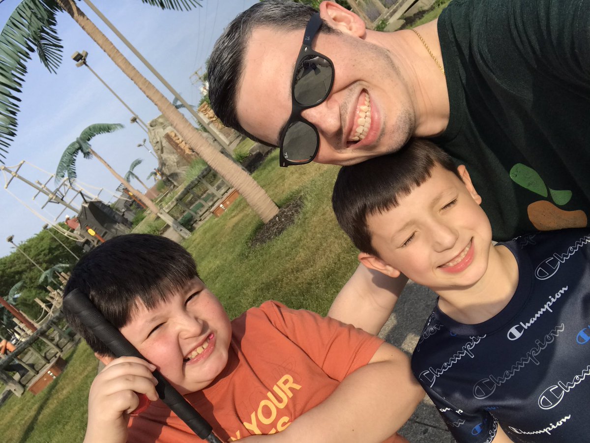EpicDguy's tweet photo. @brookeab 😄😎 https://t.co/DPZvyNJUNG