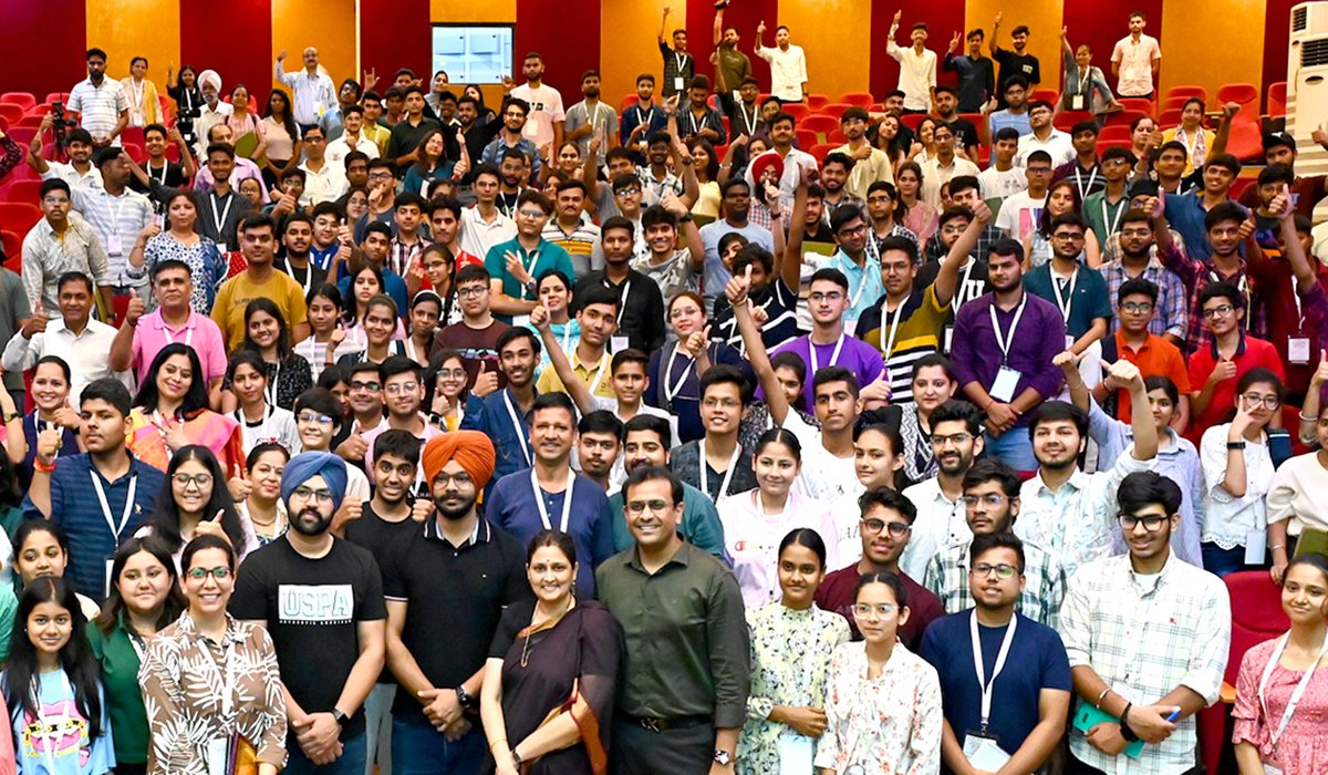 NITTTR_CHD's tweet photo. Igniting human-centered innovation on Day 2 of #aictebootcamp23 as we embark on a journey of Opportunity Discovery, where empathy meets opportunity and ideas transform into reality! #idebootcamp23 @PMOIndia @EduMinOfIndia @mhrd_innovation @dpradhanbjp @abhayjere https://t.co/o3MFBzyFpq