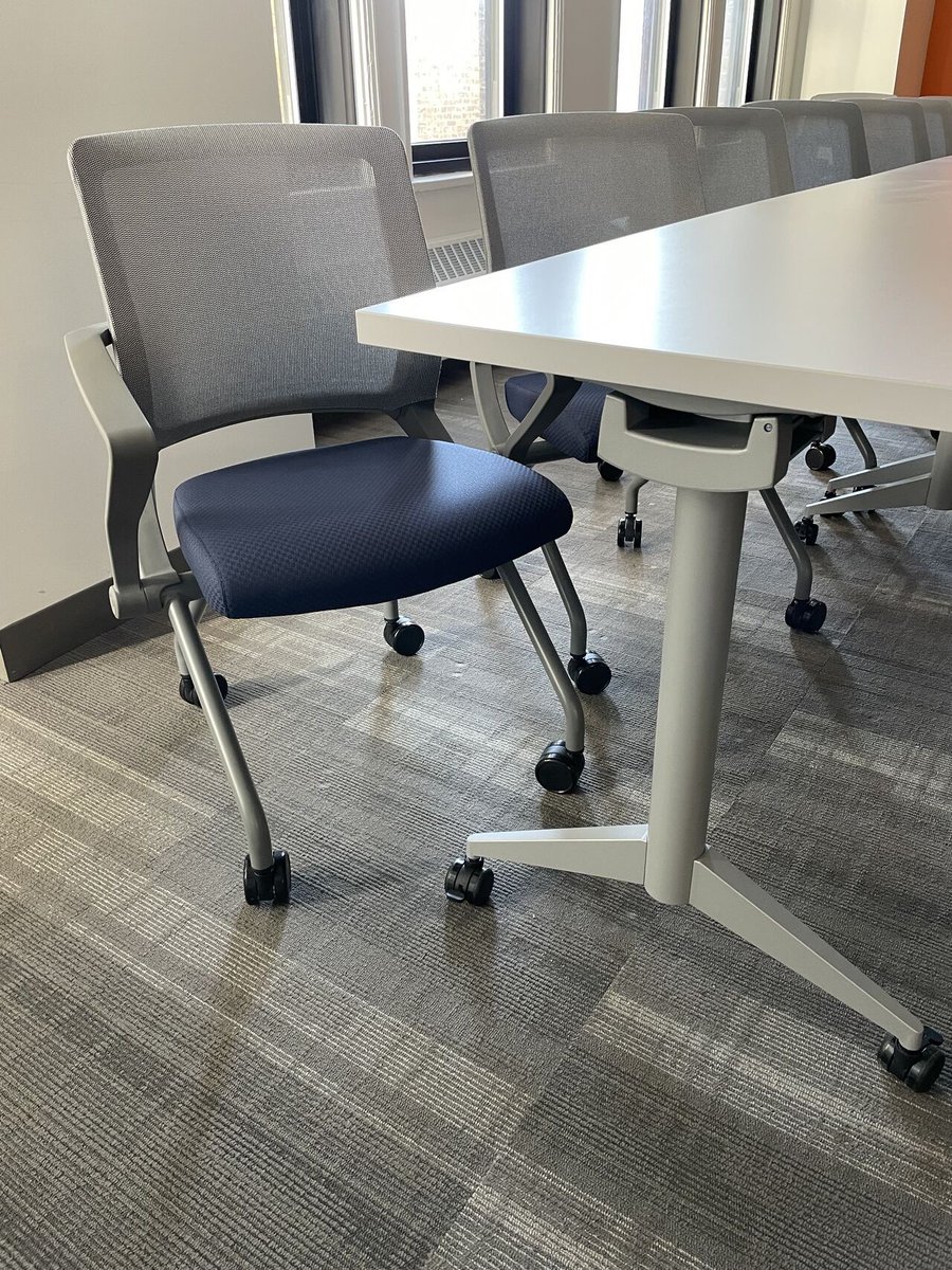 @via_seating Reset nesting chairs with enhanced comfort seat & 22 degrees of back loving flex back are maximizing the functionality of this reconfigurable training/conference office space.

viaseating.com/series/reset-c…

#officedesign #conference #officeinteriors #interiordesign