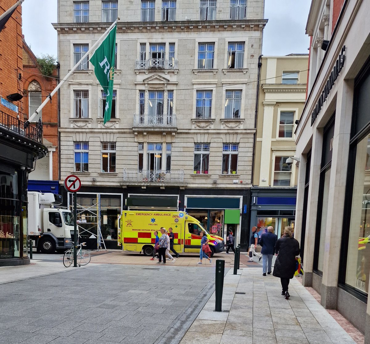 Gardaí on patrol today on Grafton St were called to help at a medical emergency.

A passing doctor was on hand to administer first-aid.

Meanwhile the responding <a href="/DFBAmbulance/">Dublin Fire Brigade Ambulance</a> was blocked by a van on Wicklow St.

Gardaí had the van moved &amp; issued a fine for the parking offence.