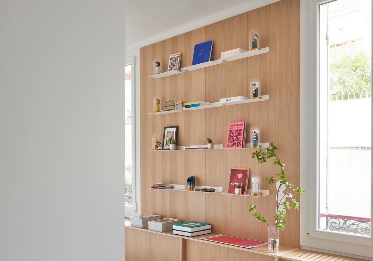 TEEbooks_'s tweet photo. Vous aussi décorez votre chez-vous avec nos étagères comme ce superbe pan de mur de l'appartement de @studio_ida_⁠ 😍⁠
⁠
⁠
Envoyez nous par dm vos photos de vos appartements si vous souhaitiez que nous les partagions. 💬 https://t.co/oK7GSwCzy3