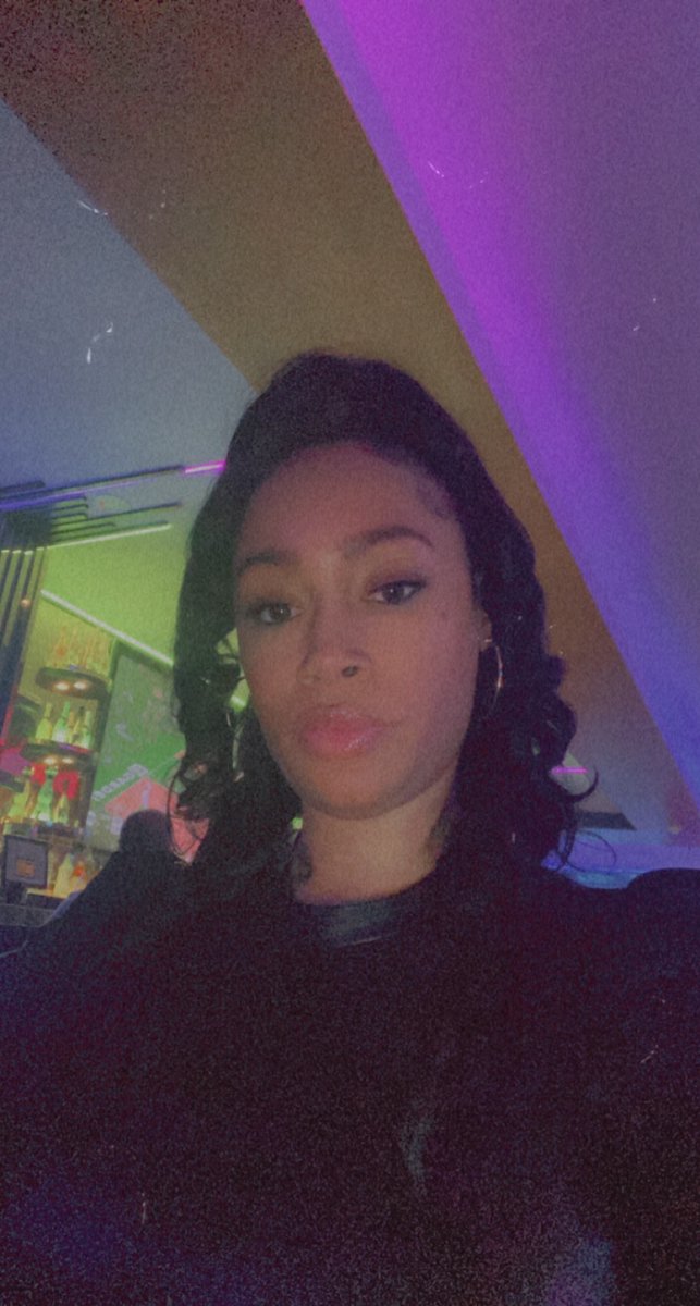 Kay_Gemini_Pin's tweet photo. @_justmillie_ #NebraskaWomen 🌽 the ladies are GORGEOUS here O.N.E https://t.co/2rNU1fMFQd
