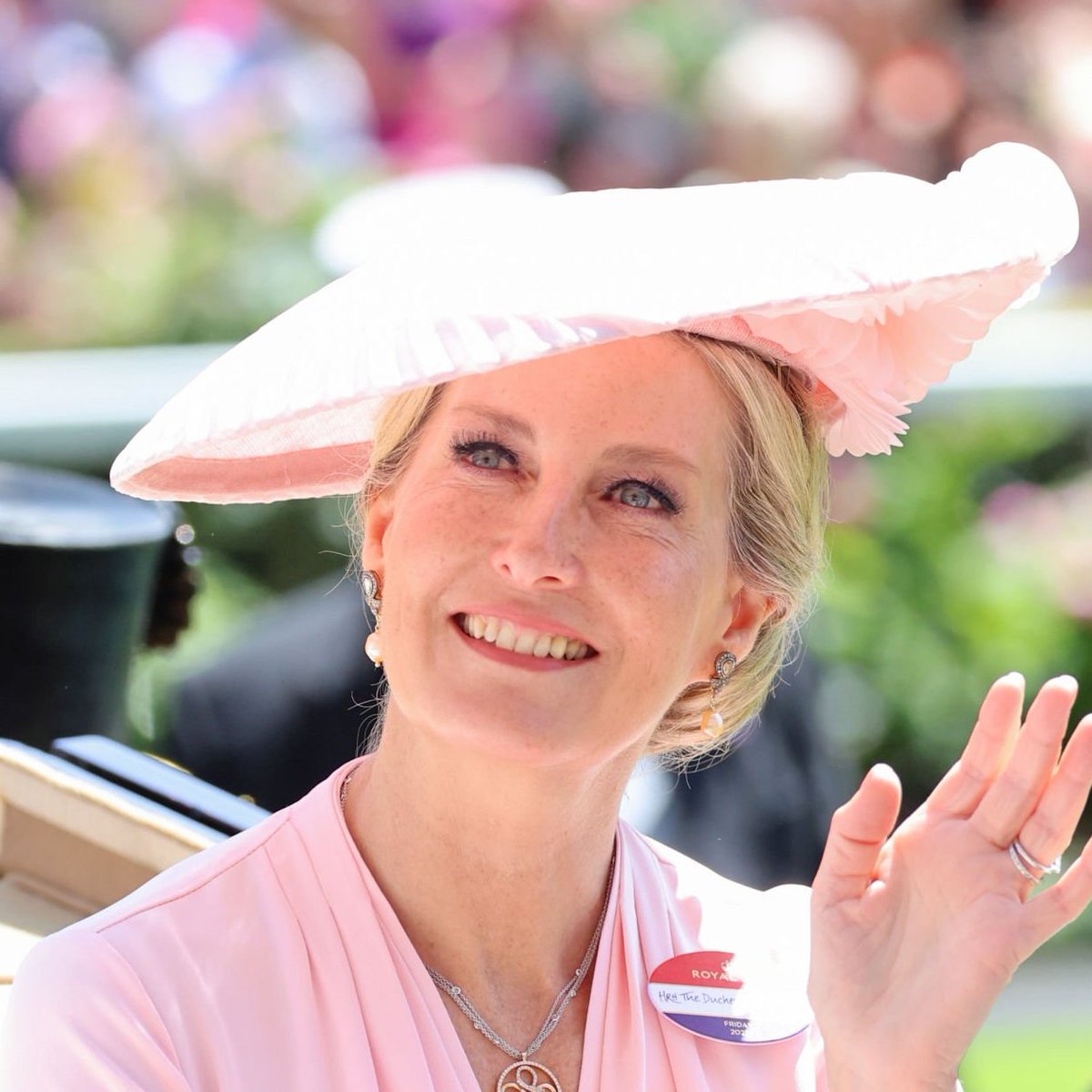 Sophie in pink (Ascot 2023, day 4). Isn't she sweet? 🌸#theduchessofedinburgh #sophieduchessofedinburgh #duchessofedinburghsophie #sophieedinburgh #theedinburghs #sophierhysjones #sophiewessex #royalfamily #britishroyalfamily #royals