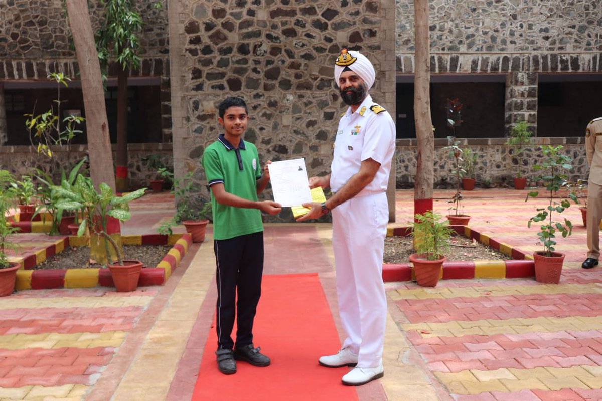 IN_Valsura's tweet photo. #NurtureForFuture 

Top performers of Academic Year 2022-23 from KV #INSValsura were felicitated by CO @IN_Valsura. 

Appreciating their hardwork, and acknowledging efforts of teachers &amp; parents, the students were encouraged to continue to #AspireForExcellence . https://t.co/bWgRdzCwPl