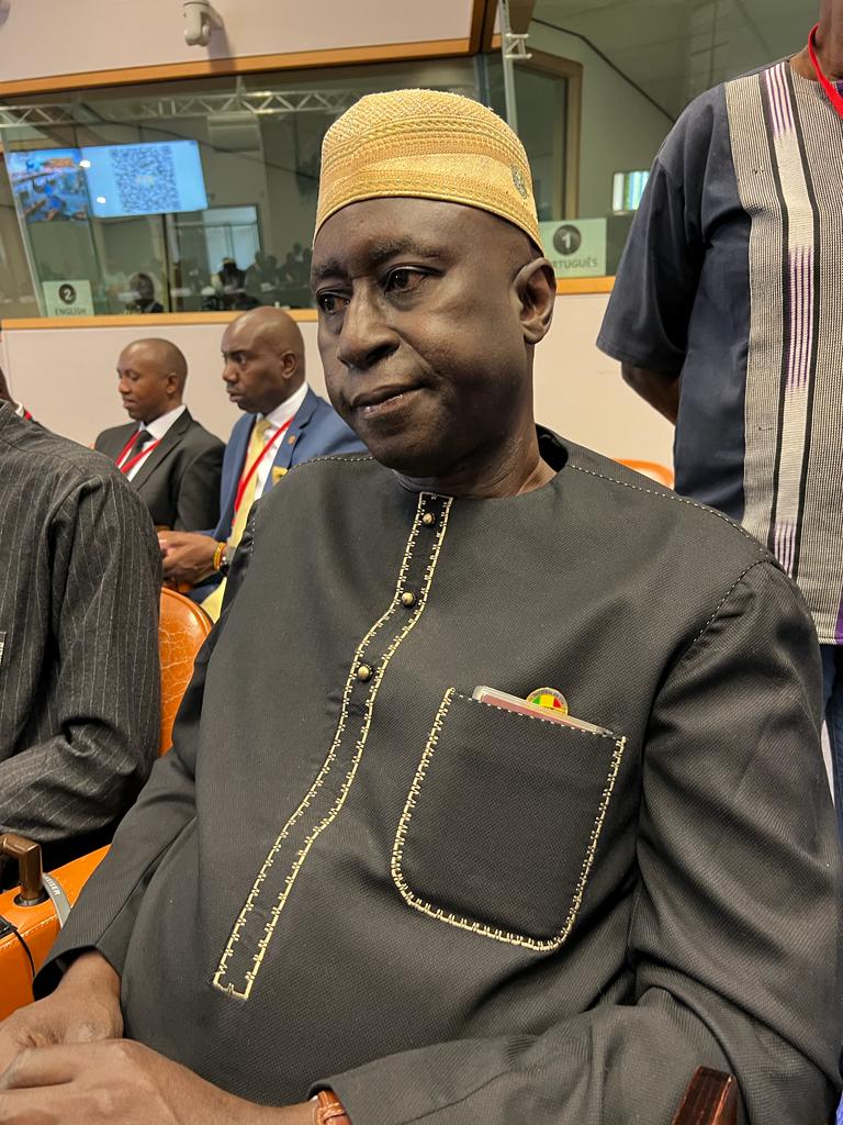 AmbaMali_Bxl's tweet photo. #AMBXL "Doyen Assarid", comme on l'appelle ici, est un homme très sollicité et apprécié dans l'hémicycle #OEAP. Son expérience est très utile à ses homologues parlementaires dont la moyenne d'âge a beaucoup baissé #Mali🇲🇱 #CNT https://t.co/1kW9HFISyG