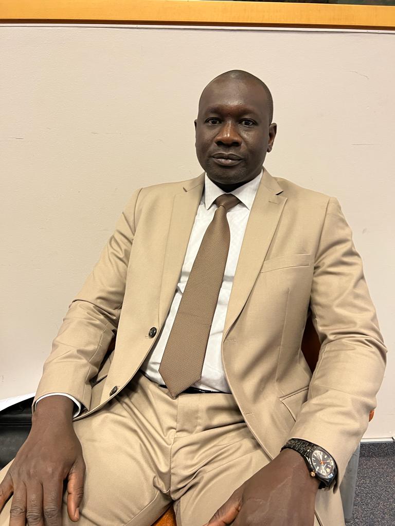 AmbaMali_Bxl's tweet photo. #AMBXL "Doyen Assarid", comme on l'appelle ici, est un homme très sollicité et apprécié dans l'hémicycle #OEAP. Son expérience est très utile à ses homologues parlementaires dont la moyenne d'âge a beaucoup baissé #Mali🇲🇱 #CNT https://t.co/1kW9HFISyG