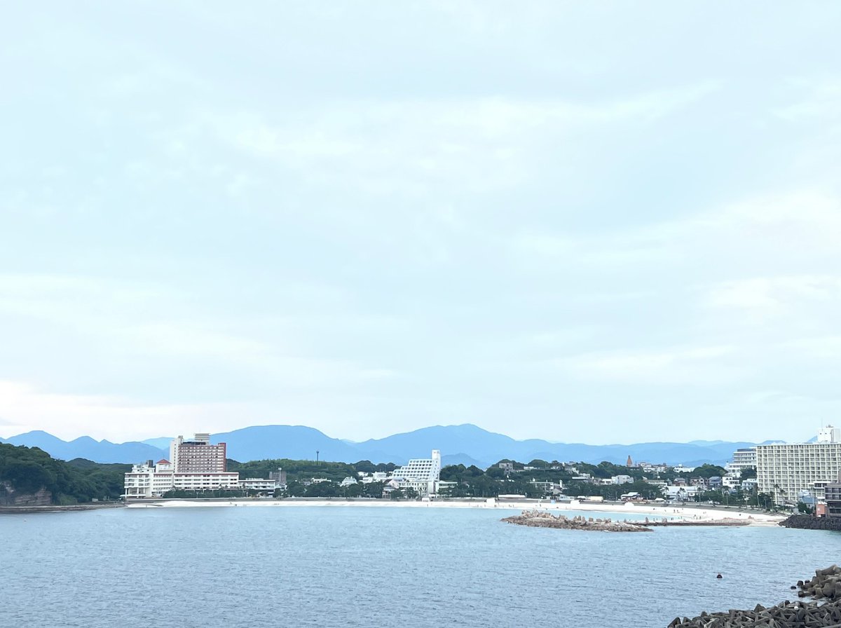 Kaz_Fukuda_Kaz's tweet photo. #南紀白浜ワーケーション 初日の宿は「HOTEL #SEAMORE」@hotelseamoreへ。
インフィニティプール(春と秋は温水)の横に #バレルサウナ があり、#白良浜 も見渡せる立地で90分間、最高にととのいました!😆
#サウナワーケーション #和歌山ワーケーション #南紀白浜 #ワーケーション https://t.co/cqho3D1x02