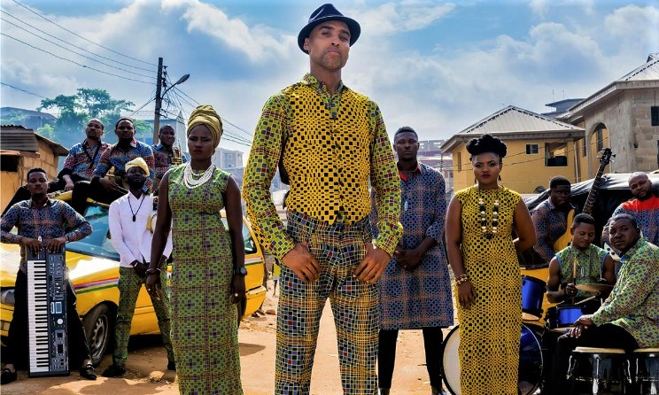 #DomingoAfromusical
Hoy conocemos a Bantu music officiel. Este grupo nigeriano realiza una música en la que fusiona #afrofunk #afrobeat #highlife y la tradición yoruba.

¡A disfrutar!
👉 tinyurl.com/2eyylr82

#veranoafricano #músicaafricana